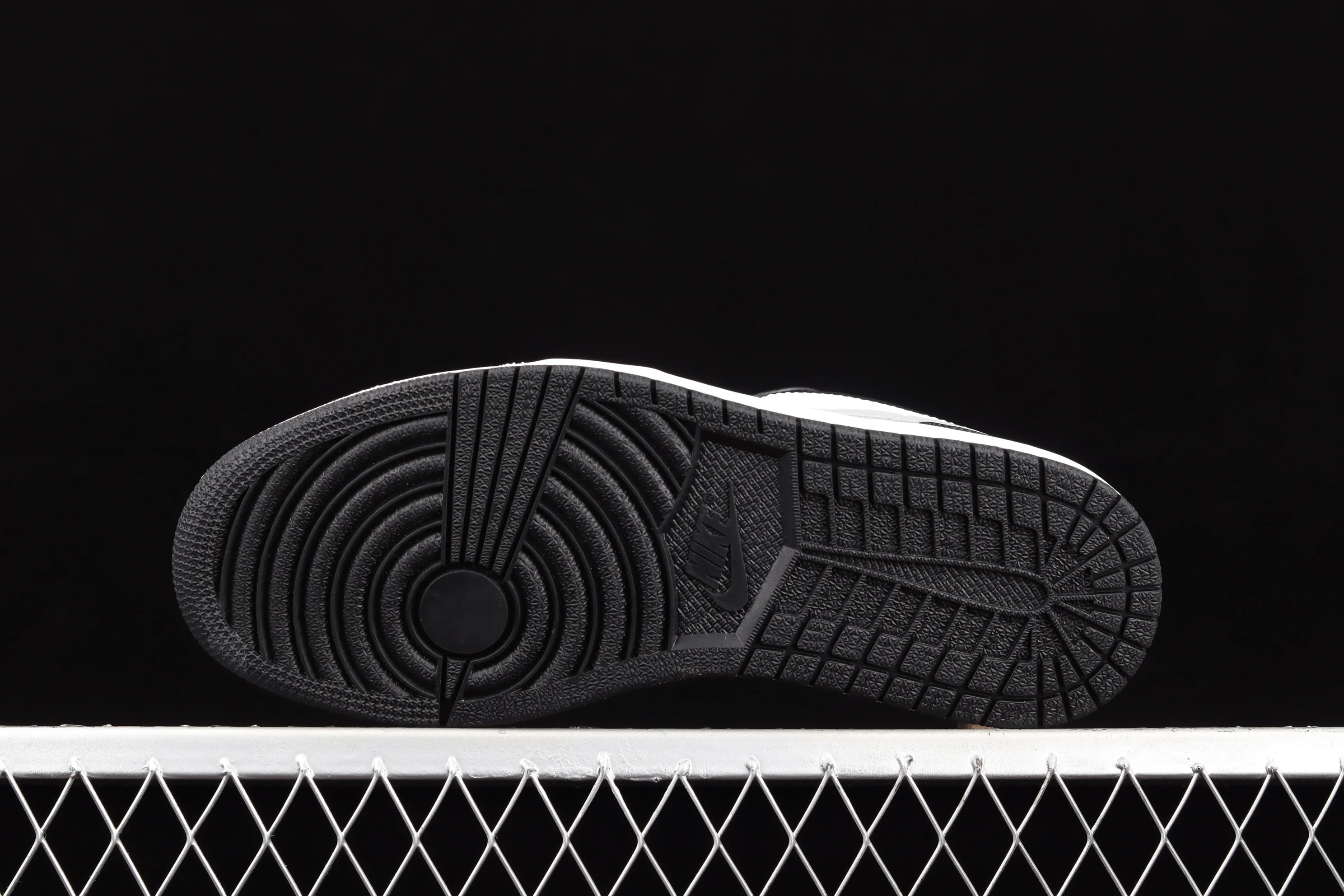 All categories Air Jordan Jordan series basketball shoes Air Jordan 1 Low G version pure original Air Jordan 1 Low AJ1 Joe 1 black and white gray low-top cultural leisure sports sneakers 553558-040